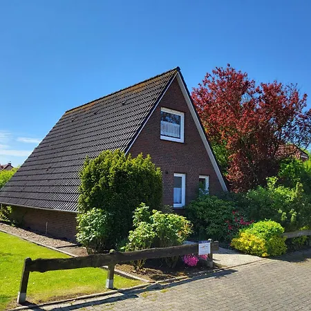 Strandhummel Holiday home Nessmersiel